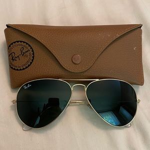 Ray Ban Aviator Sunglasses Black and Gold